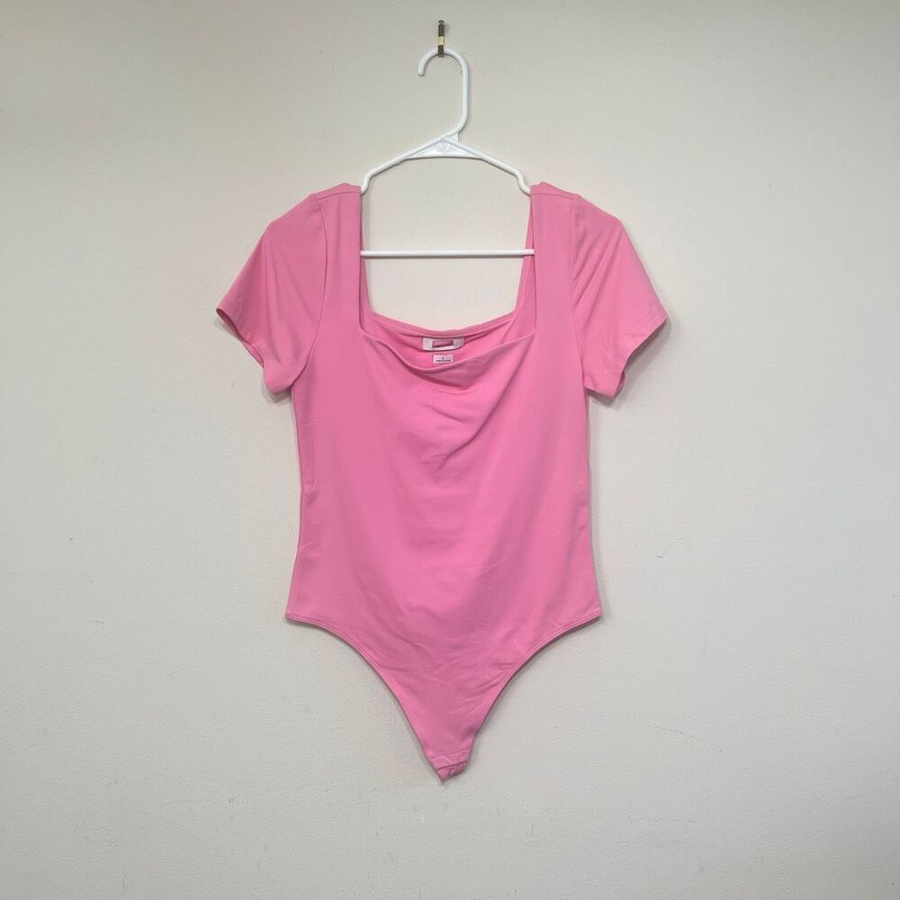Aritzia Babaton Pink Square Neck Short Sleeve Bodysuit Large Women